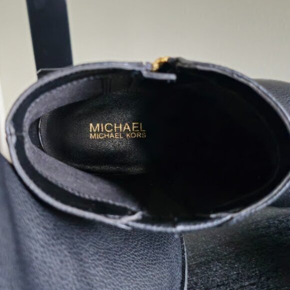 NIB Michael Kors Britt Faux Leather 1" Heel Round Toe Side Zip Ankle Bootie - Picture 13 of 14
